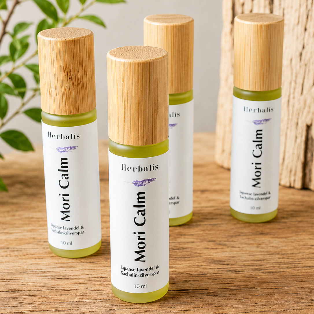 © Kim Voets / Herbalis kruidenatelier en botanisch lab. Aroma roll on/ Aromaroller / Mori Calm